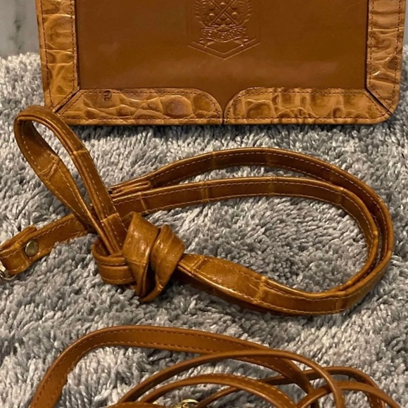 Wallet/Crossbody - Picture 2 of 6